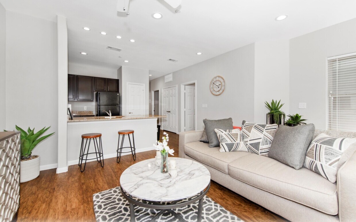 Foto principal - The Lofts of Conroe