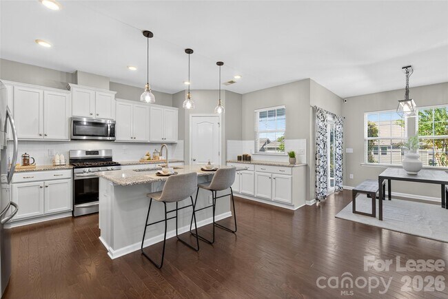 Foto del edificio - 7019 Hamilton Mill Dr