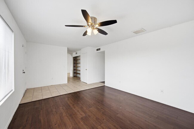 Building Photo - 204 E Duke Dr