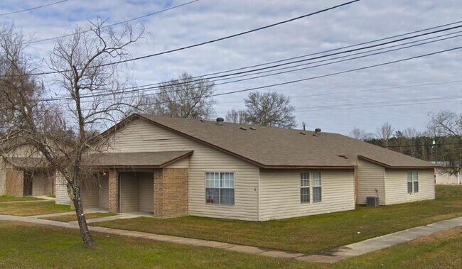 Building Photo - 41037 S Range Rd