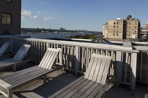 Foto del edificio - 323 W 96th St