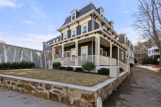 Building Photo - 145 Stoughton St