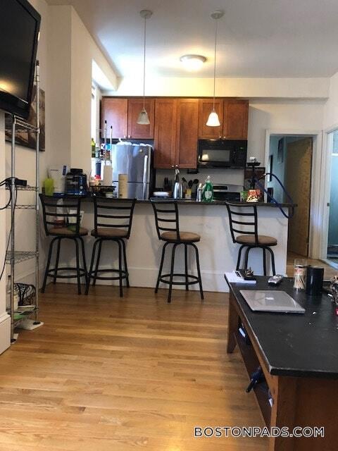 Building Photo - 38 Newton St