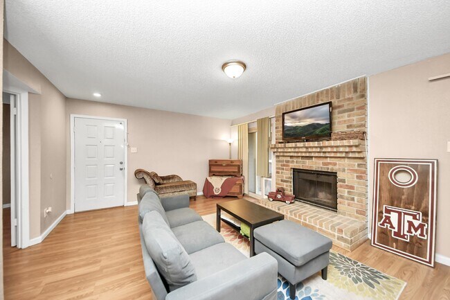 Building Photo - 10555 Turtlewood Ct