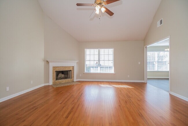 Foto del edificio - 6030 Eden Ln