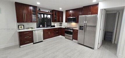 Building Photo - 7811 SW 102nd Pl