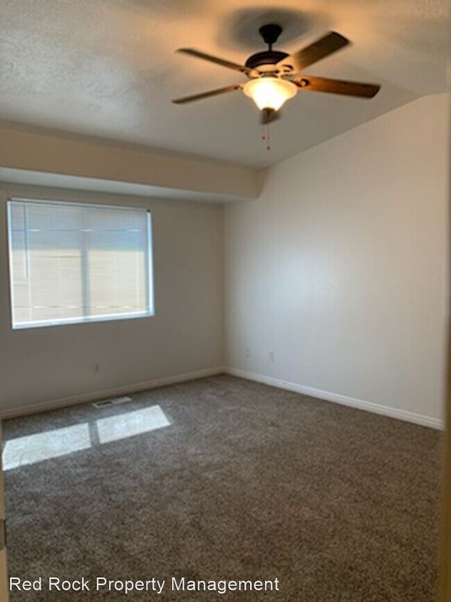 Foto del edificio - 3 br, 2.5 bath House - 790 N 2720 E Street #6