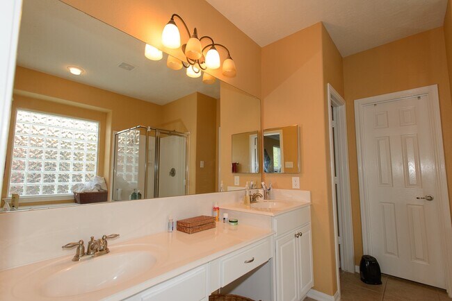 Foto del edificio - 25126 Knob Pines Ct