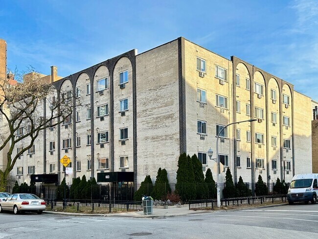 Building Photo - 663 W Grace St