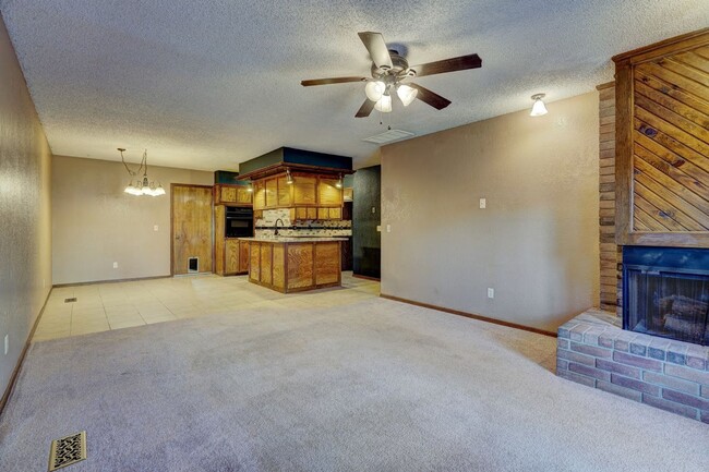 Foto del edificio - 3 Bedroom 2 bath duplex in SW OKC!