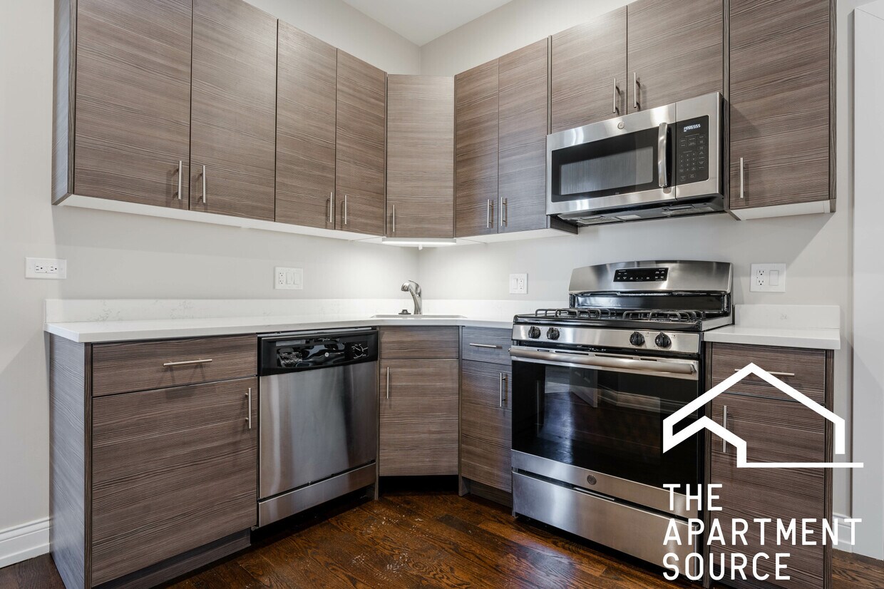 Foto principal - 2945 W Diversey Ave
