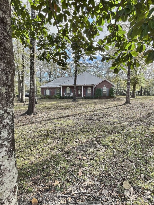 Foto principal - 4 Bedroom home located in Vancleave