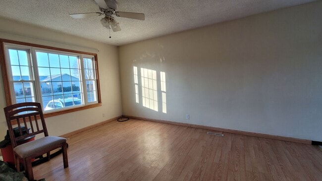 Foto del edificio - 4 bedroom 2 bath home in great SW location!