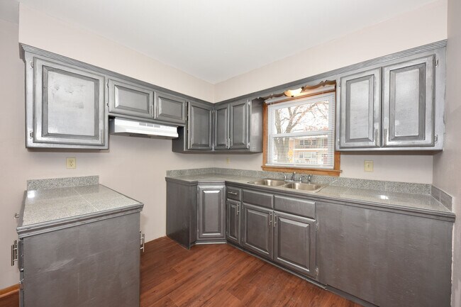 Building Photo - 4700 N 52nd St