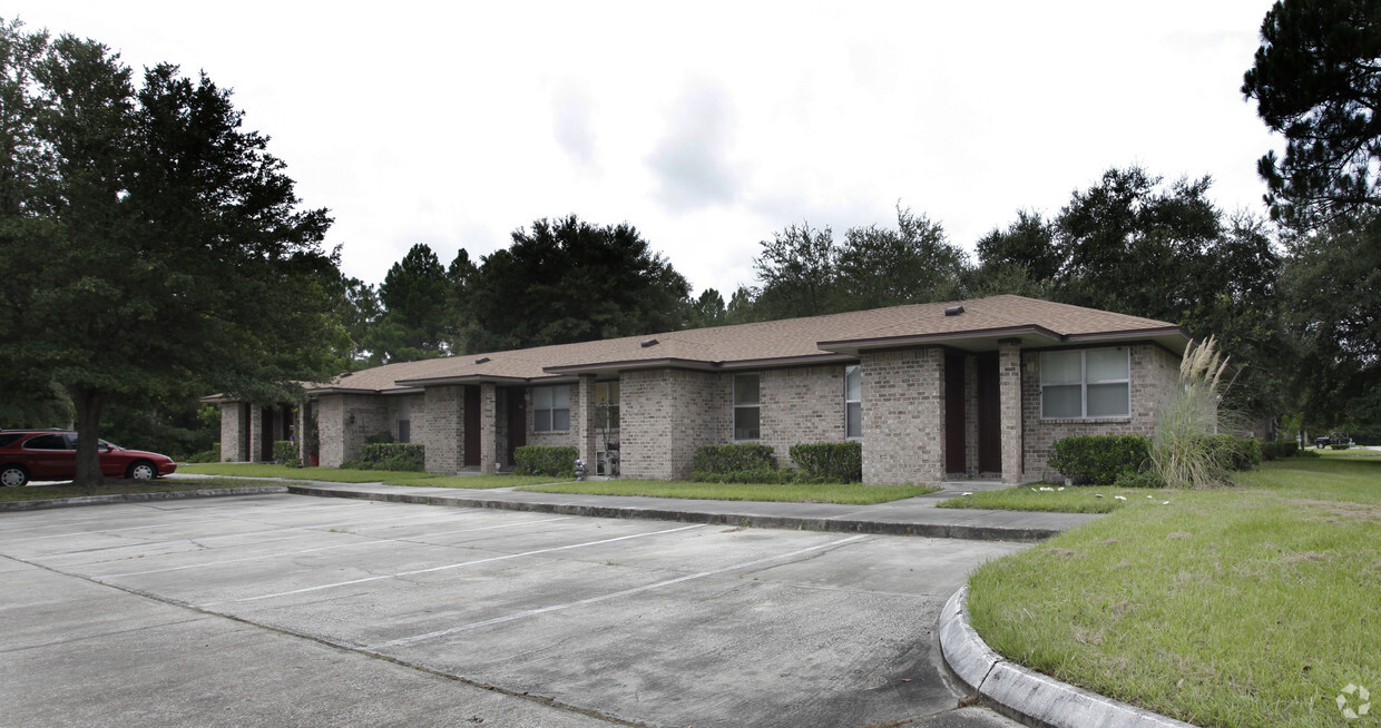 Building Photo - Green Acres Apartments