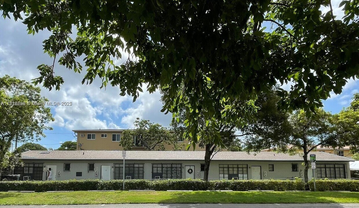 Primary Photo - 1346 NW 6th St