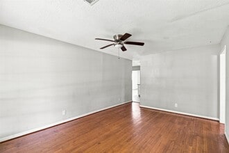 Building Photo - 509 Avenue J