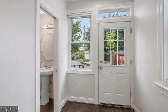 Building Photo - 4023 New Hampshire Ave NW