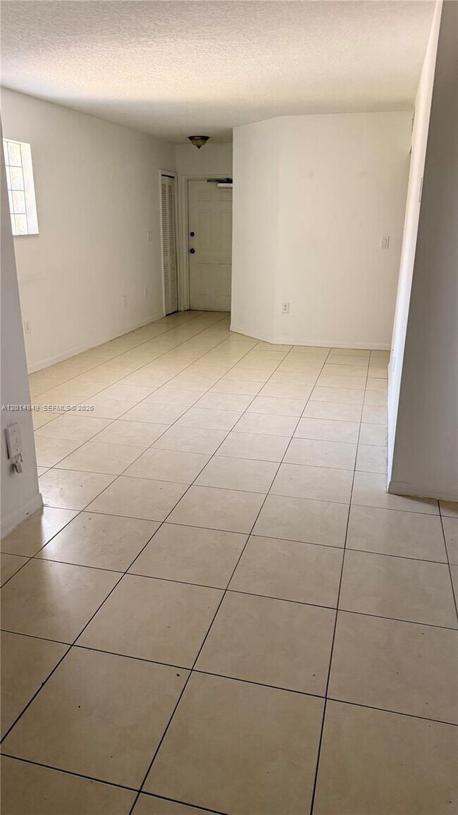 Foto del edificio - 990 NE 33rd Terrace