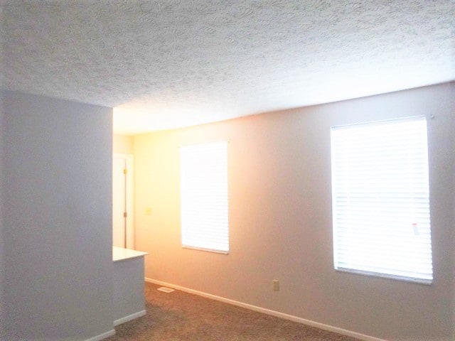 Foto del edificio - 15 E Woodfield