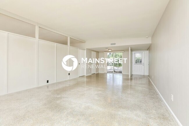 Foto del edificio - 4 Bedroom Pet-Friendly Home in Edgewood, FL with Main Street Renewal