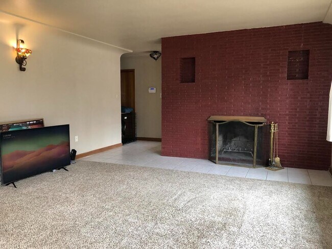 Foto del edificio - Charming 4 Bd, 2 Ba, Ranch Home in D-12 School District, close to Downtown, Trails and Ft. Carson