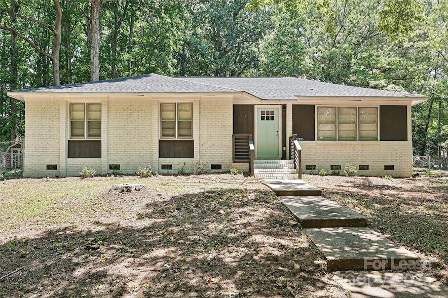 Primary Photo - 5121 Farm Pond Ln