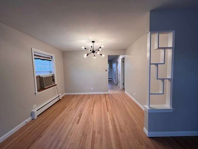 Building Photo - 6115 W Rosedale Ave