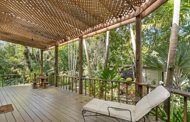 Foto del edificio - 2497 Abaco Ave