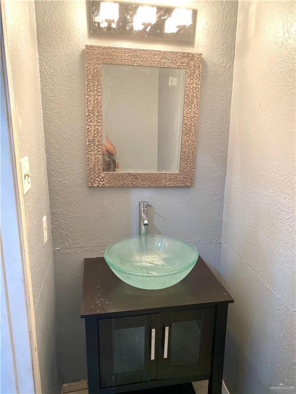 Building Photo - 25 South Dr