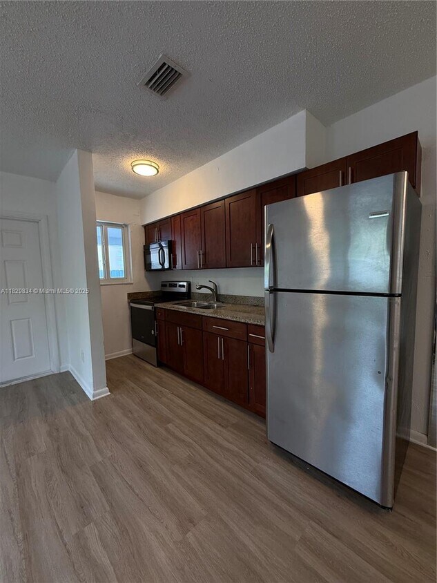 Primary Photo - 5515 NW 6th Pl
