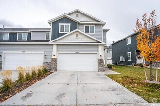 Building Photo - 7422 N Cottage Ln