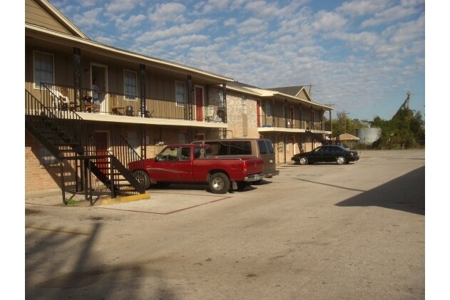 Foto del edificio - Hollyvale Apartments