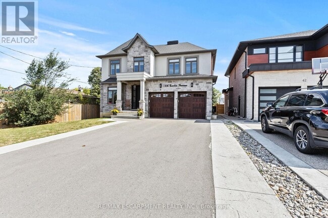 Building Photo - 44 Leckie Ave