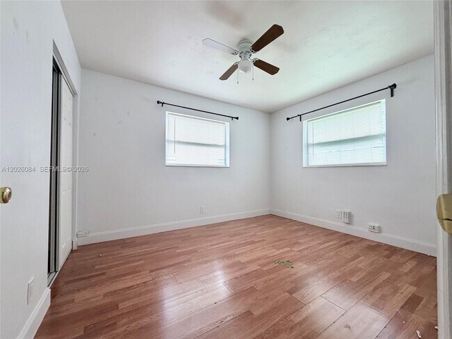 Foto del edificio - 5180 SW 27th Terrace