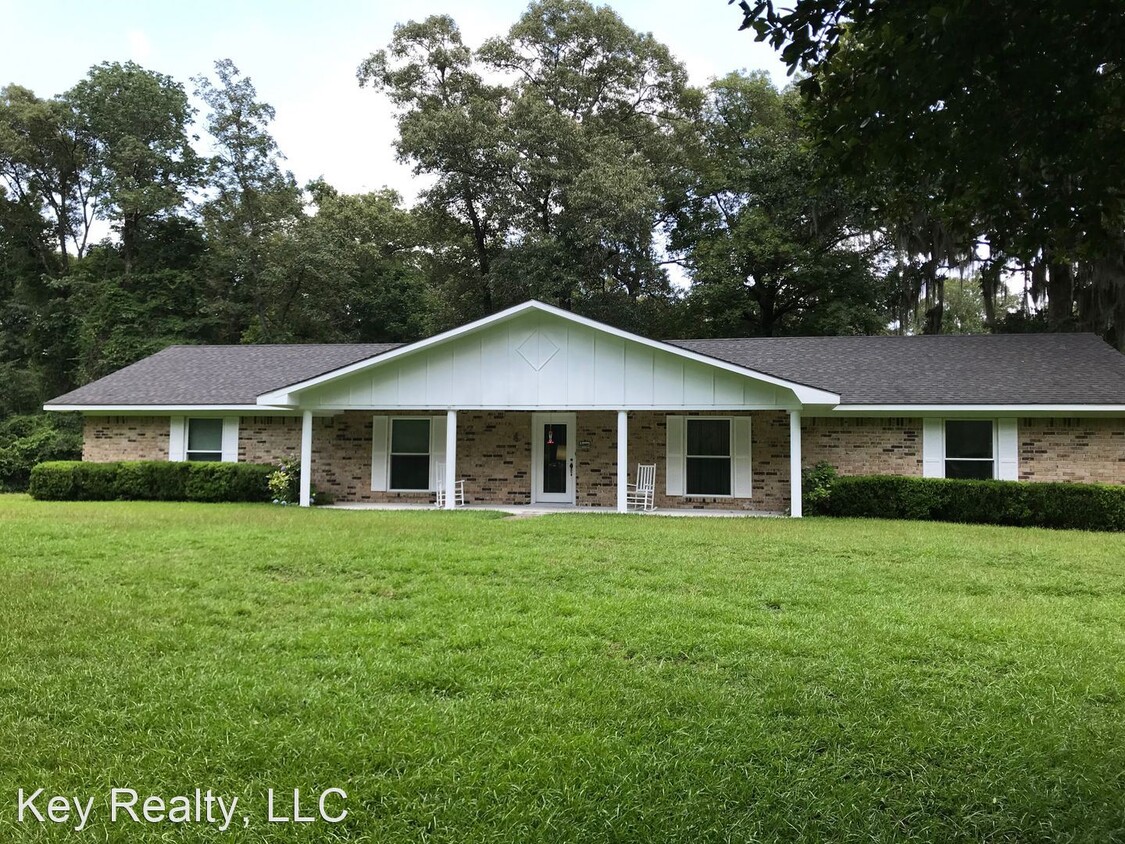 Primary Photo - 3 br, 2 bath House - 63 Robinhood Rd