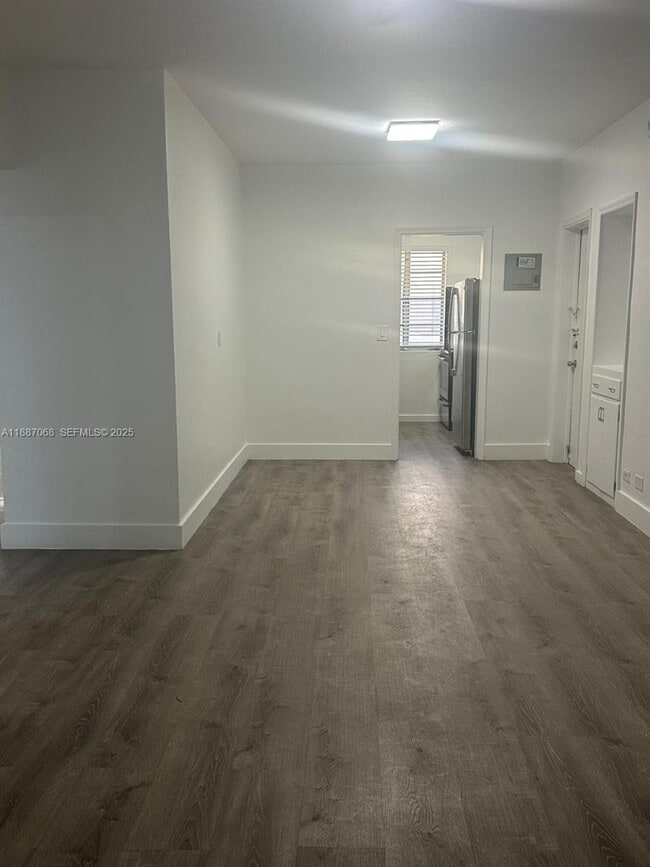 Foto del edificio - 6805 Abbott Ave