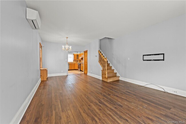 Foto del edificio - 244-39 89th Ave