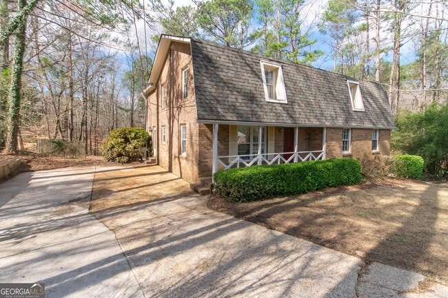 Building Photo - 281 W Lakeview Dr