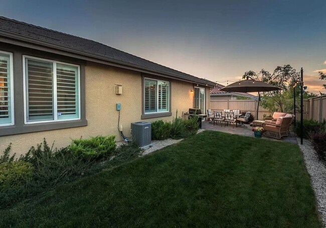 Building Photo - 10736 Amber Falls Dr