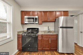 Building Photo - 4131 Hunt Pl NE