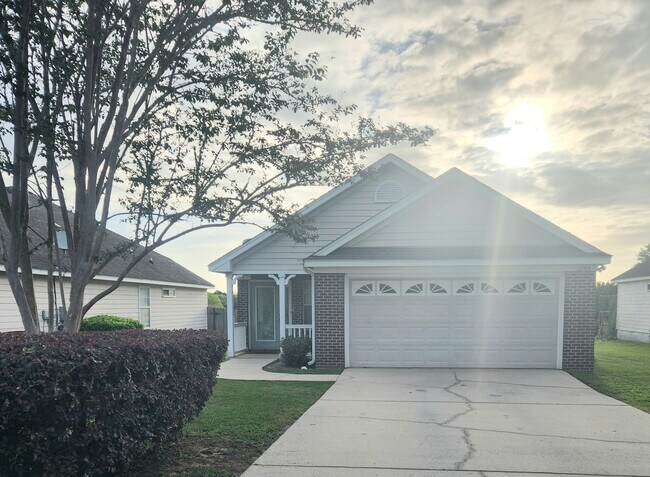Building Photo - 1145 High Meadow Dr