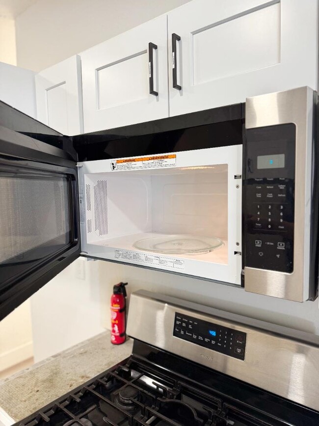 Building Photo - 1845 E Monroe St