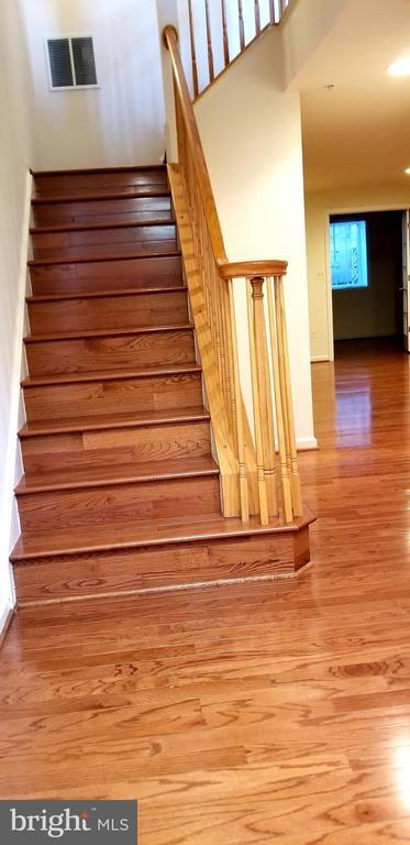 Building Photo - 464 Winding Rose Dr