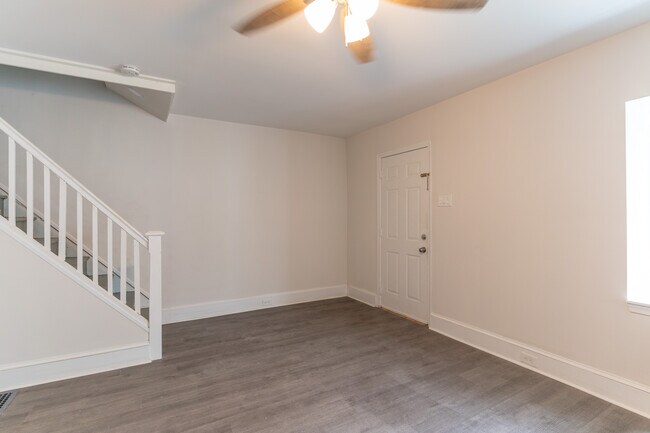 Building Photo - 920 Macadam St