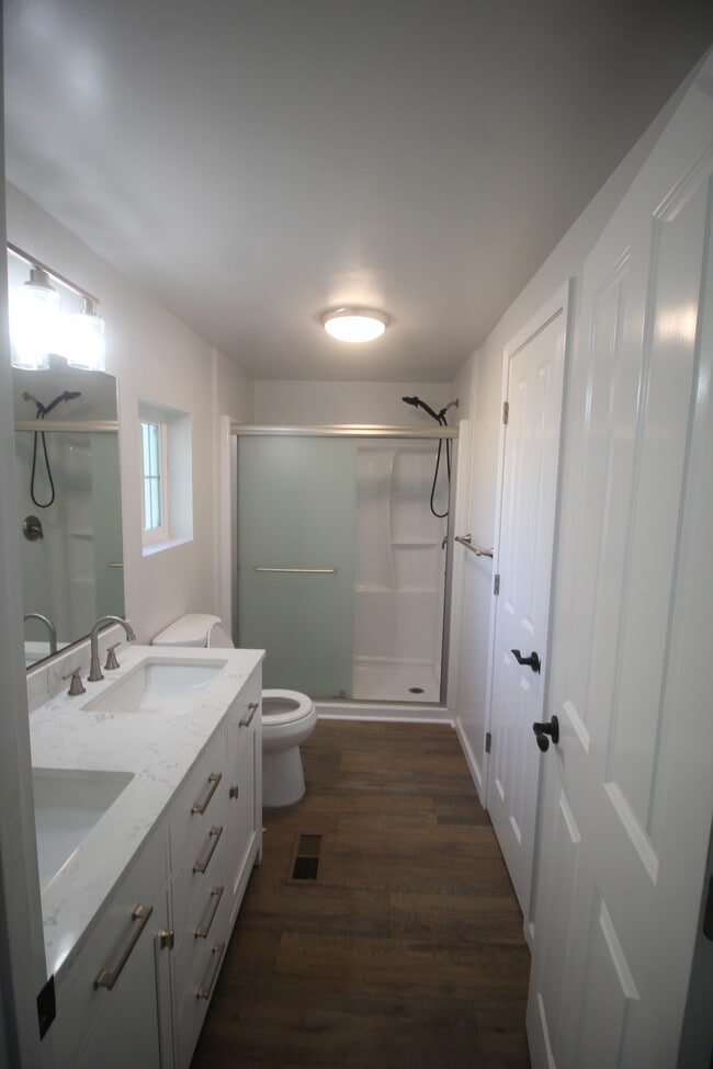 Building Photo - 5778 Stratton Ln