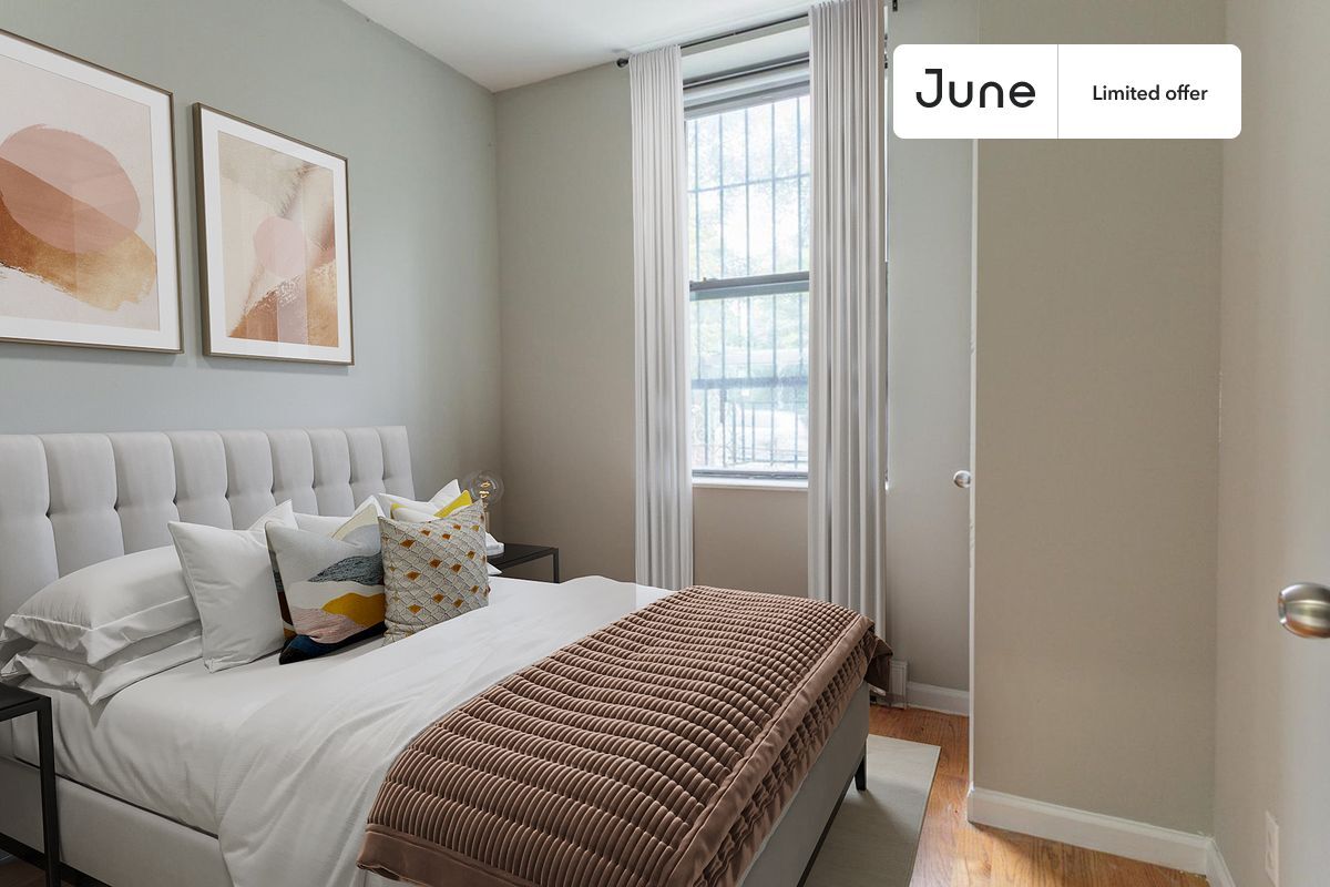 Private bedroom in 4 bed/1.5 bath Home Condo for Rent in New York