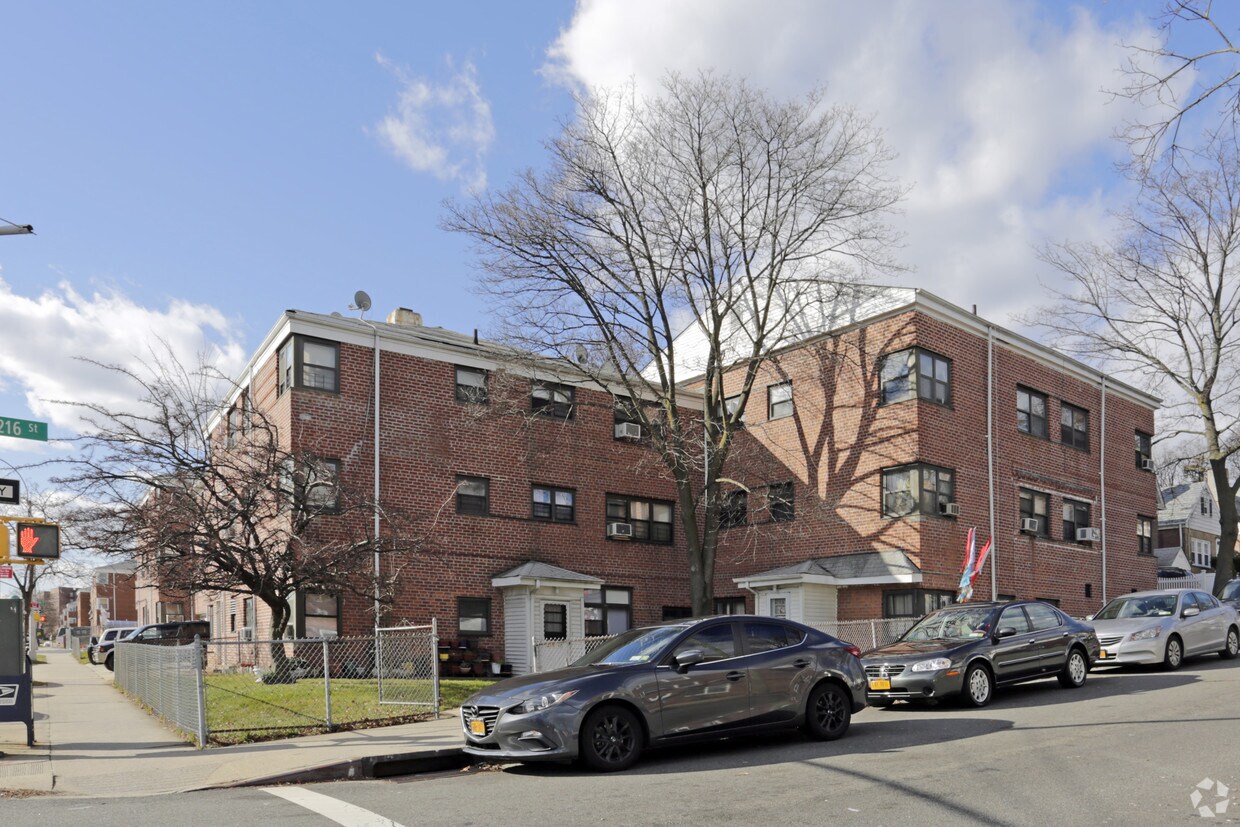 Foto del edificio - 215-31 Hillside Ave