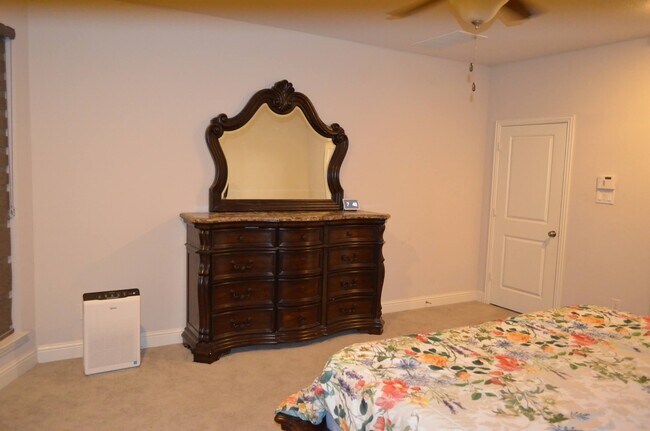 Master Bedroom - 604 Winehart St