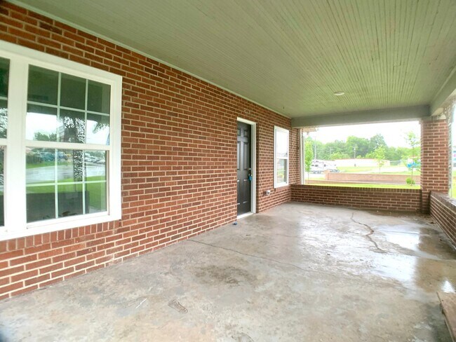 Foto del edificio - 917 Sinclair Dr